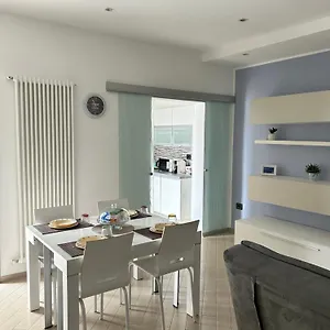 refresh-apartment.lecce-hotels.com/